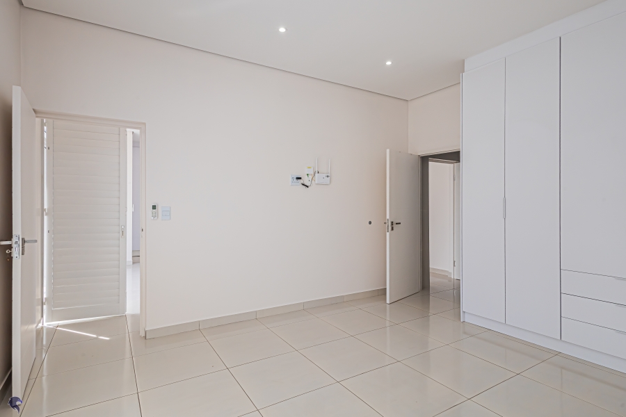 6 Bedroom Property for Sale in Country Club Western Cape